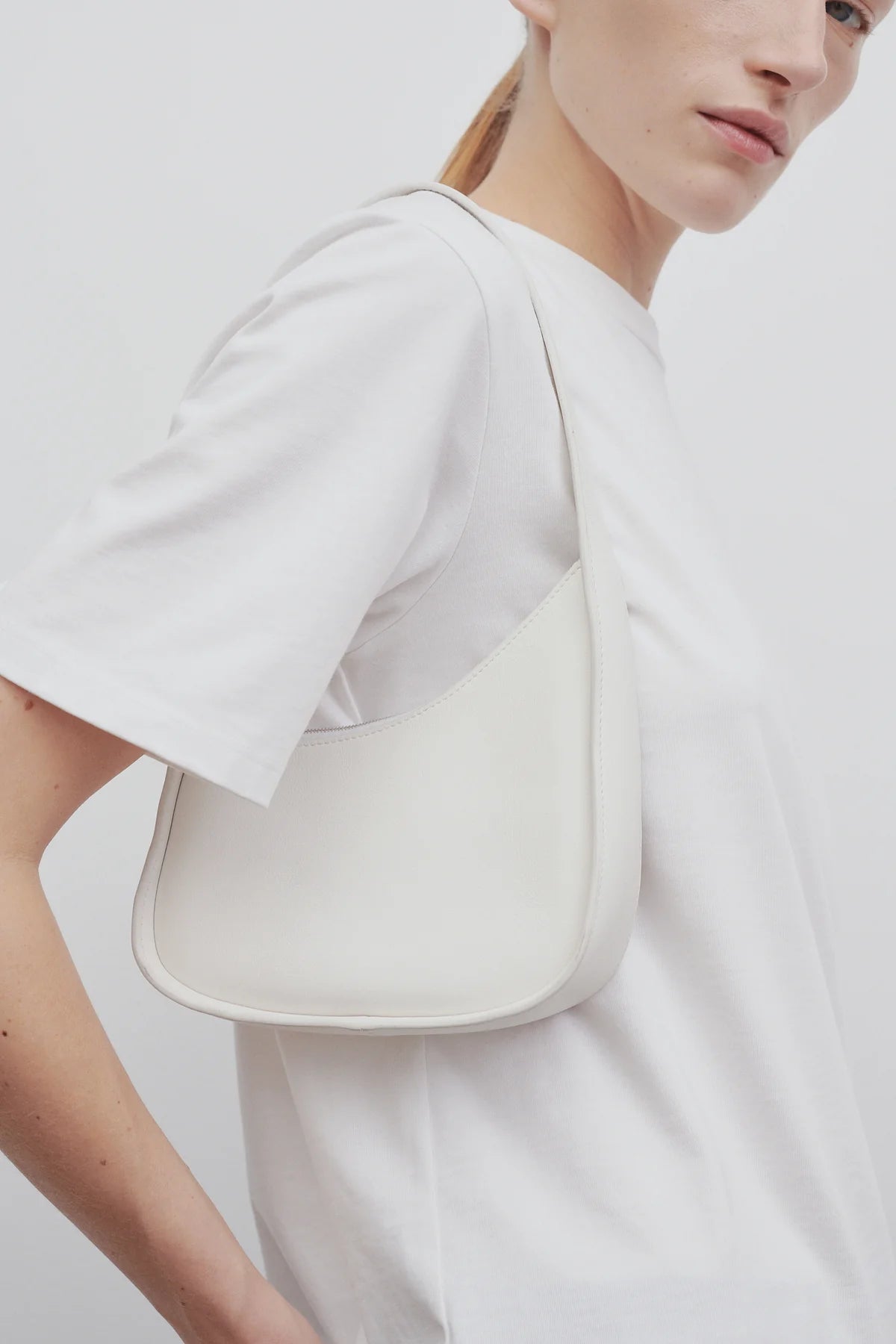 Half Moon Bag in Leather - New Ivory