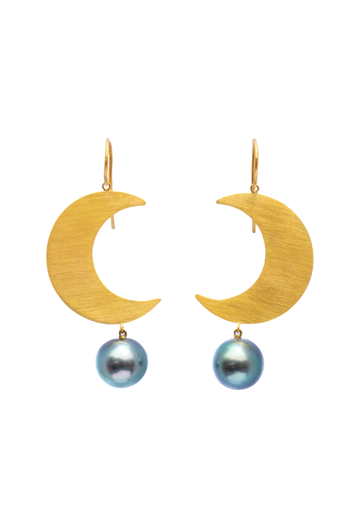 22K Yellow Gold Grey Pearl Renaissance Moonlight Earrings