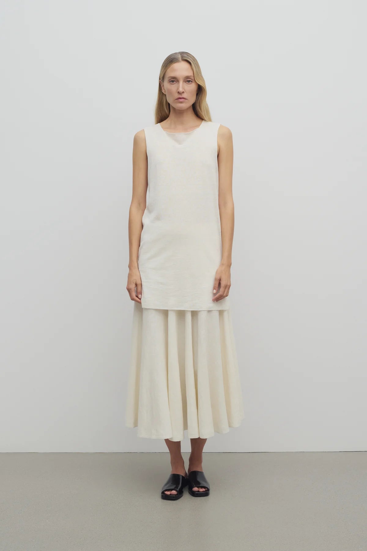 Jaliah Skirt in Cotton and Linen - White