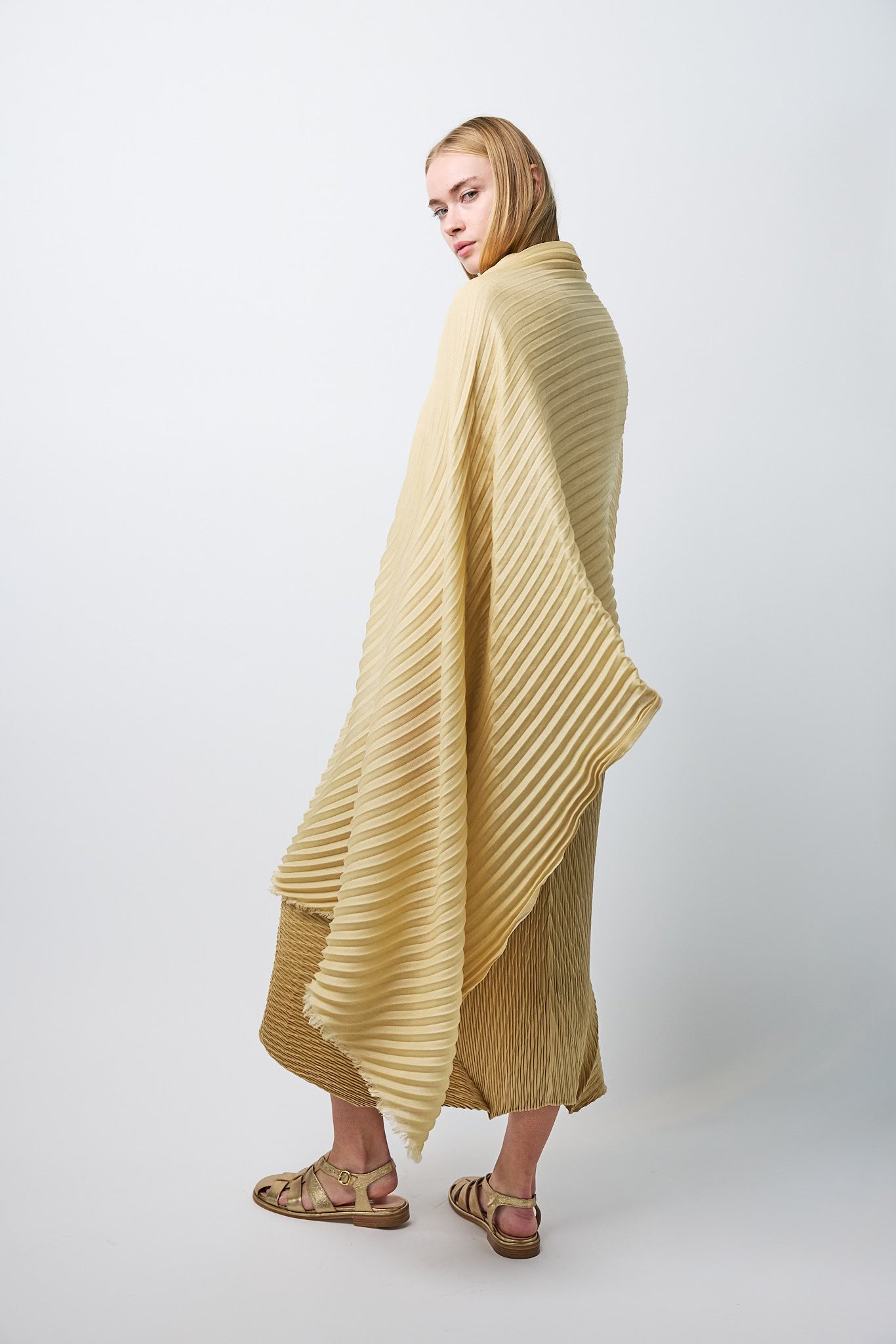 Double Pleats Stole