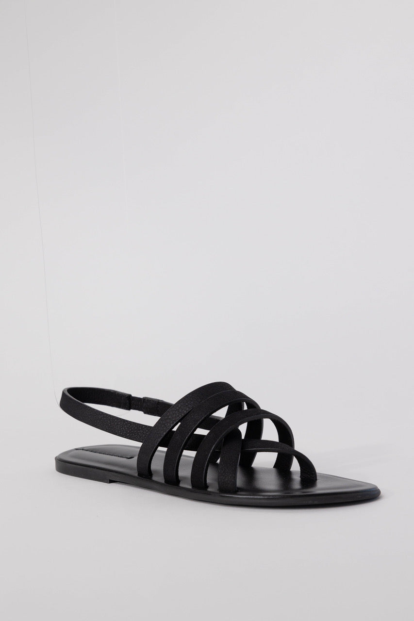 Line Sandal in Grained Leather