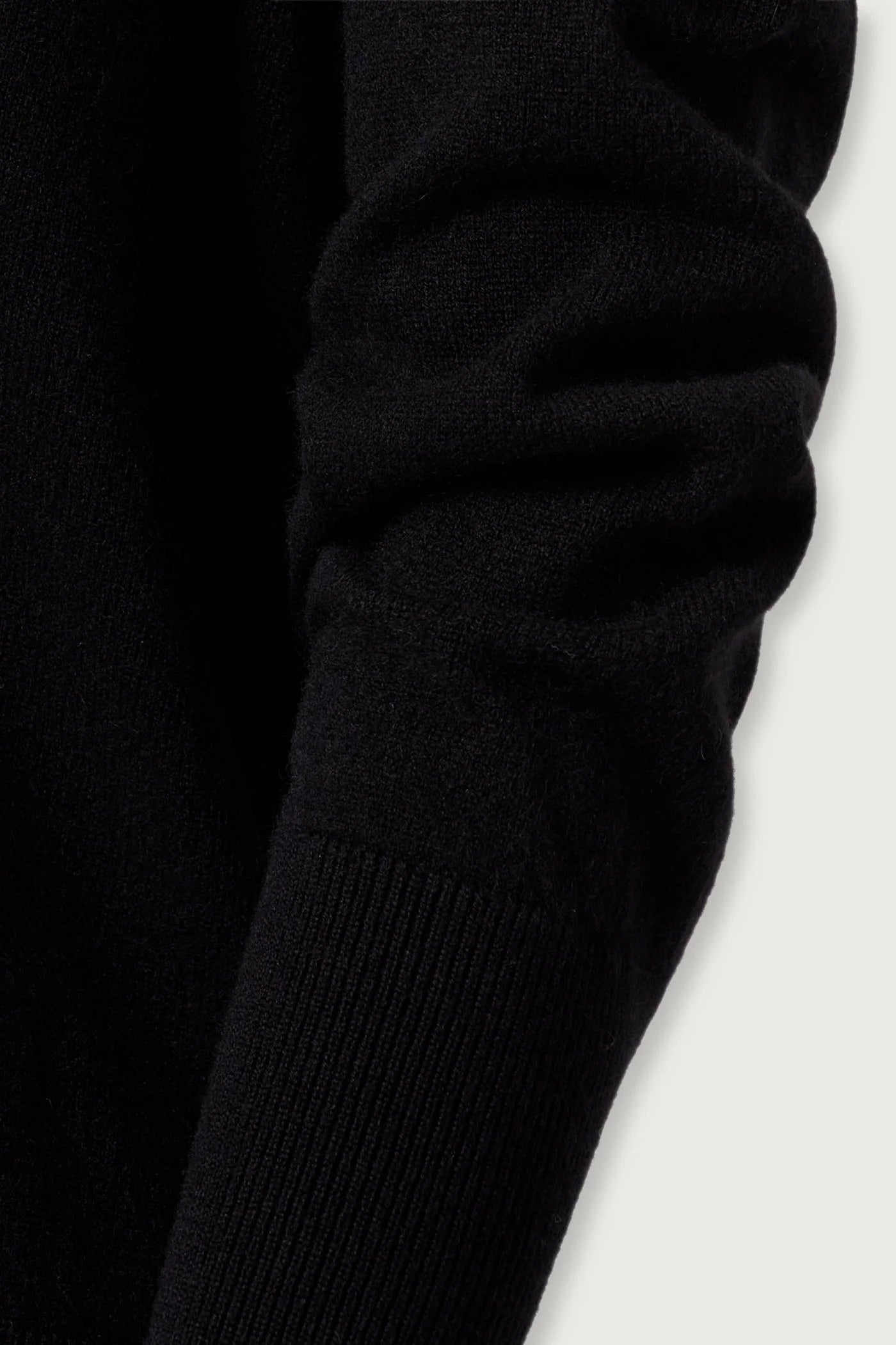 Massimo-Alba-Lucty-Polo-Sweater-Black-cashmere-Amarees