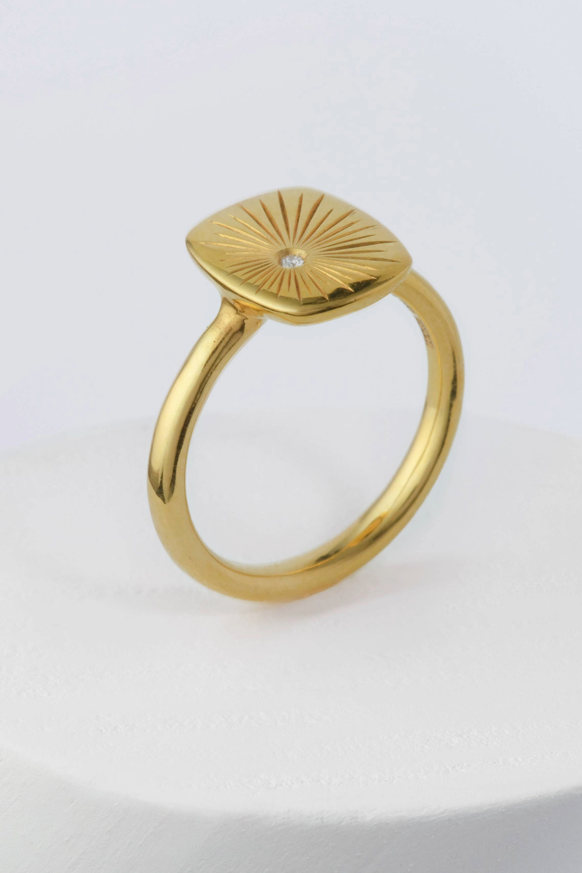 18K Yellow Gold Into the Wild Starburst Ring